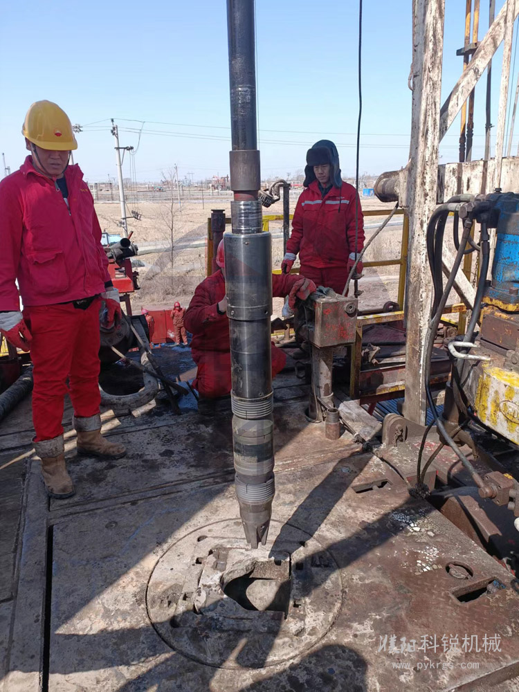 Construction site of hydraulic integrated cement retention deviceLiaohe Oilfield